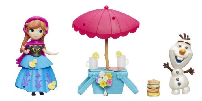 Disney Frozen Summer Picnic lekesett i koffert - Anna dukke og Olaf figur på piknik