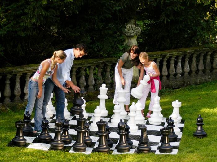 Rolly Toys rollySchachfiguren: Store sjakkbrikker til utendørssjakk