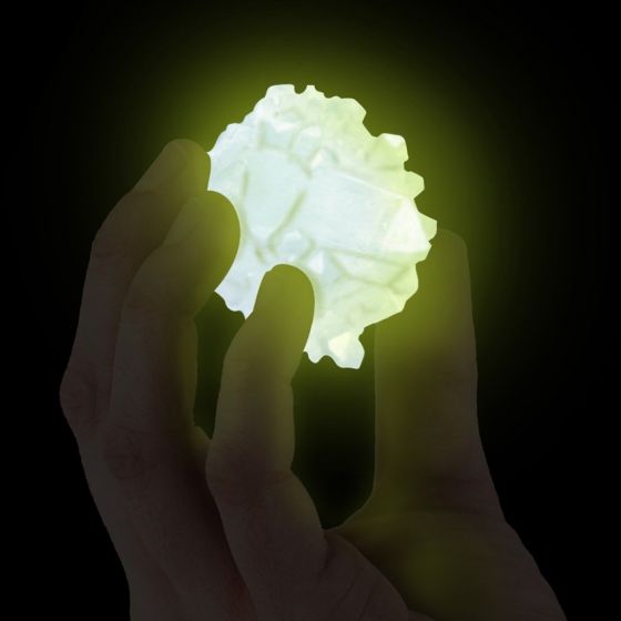 National Geographic Glow in Dark Crystal experiment - odla självlysande kristall