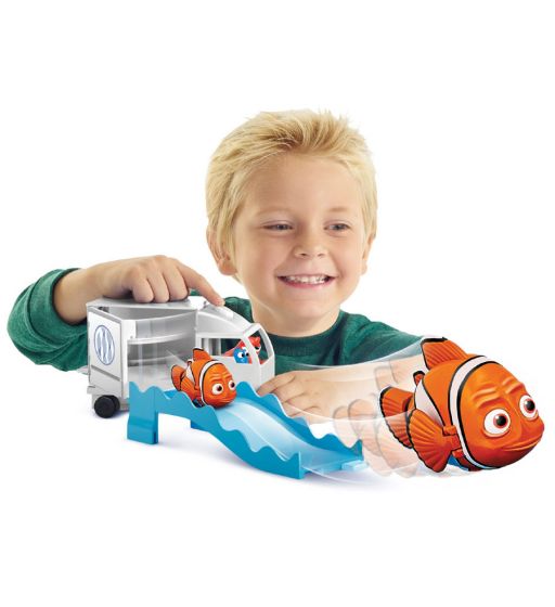 Disney Finding Dory Swigglefish Playset - Marlin