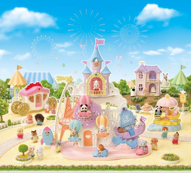 Sylvanian Families Baby fornøyelsespark lekesett med slott og karuseller - 3 babyfigurer inkludert