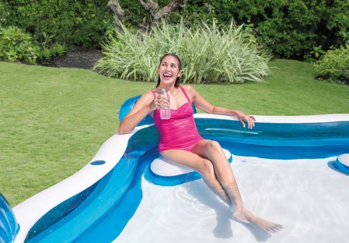 Intex Swim Center Family Lounge Pool - oppustelig pool med 4 sæder - 229 x 229 x 66 cm