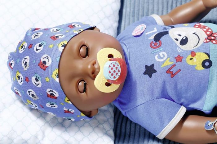 BABY born Magic Boy - interaktiv guttedukke med brune øyne - med magisk smokk og 10 funksjoner -  43 cm
