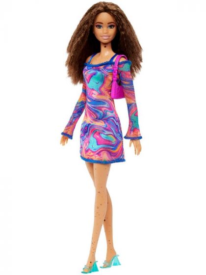 Barbie Fashionistas #206 - dukke med bølget brunt hår, modermærker og farverig kjole