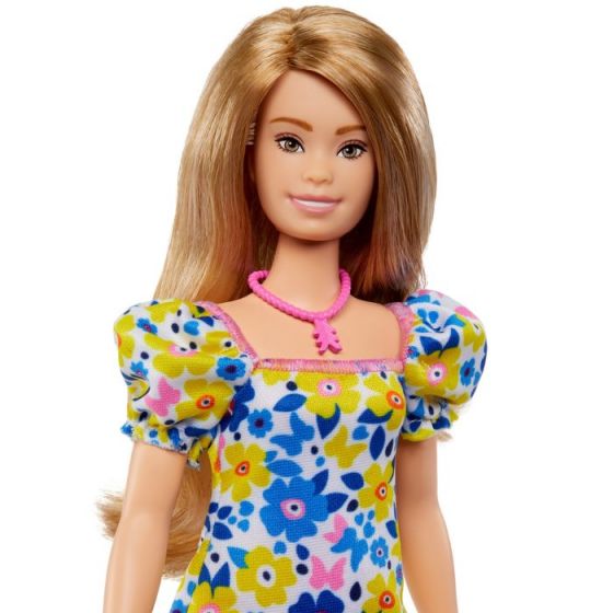 Barbie Fashionistas Downs Syndrome #208 - dukke i blomstret kjole og med rosa tilbehør