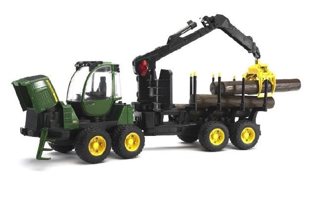 Bruder John Deere 1210E Traktor med kran og 4 træstammer - 02133
