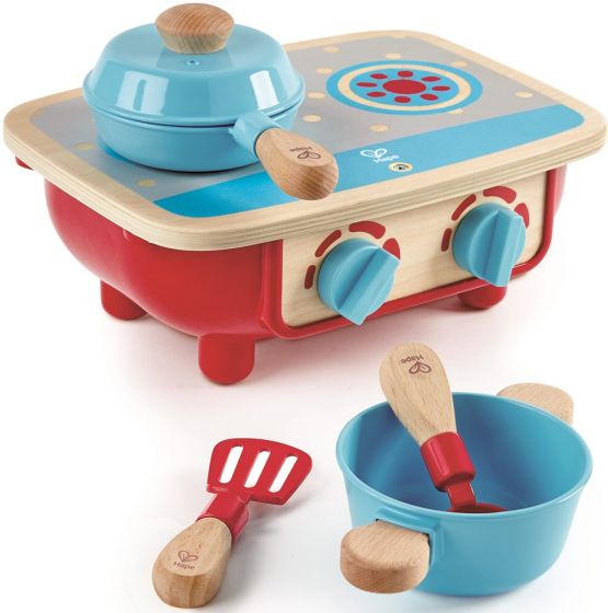 Hape Toddler Kitchen Set - komfyr med kasseroller og kjøkkenutstyr i tre
