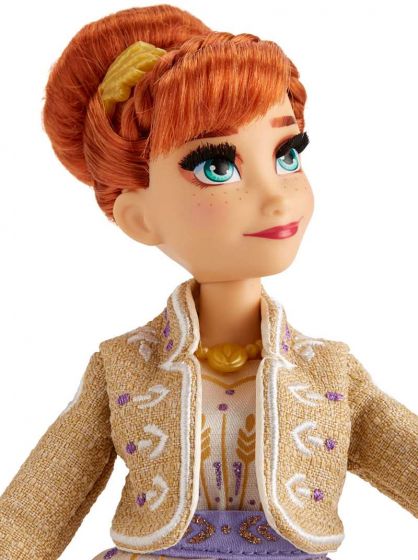 Disney Frozen 2 Arendelle Anna - dukke med oppsatt hår og kjole - 30 cm