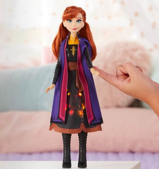Disney Frozen 2 Light Up Fashion doll - Annas förtrollande äventyr med klänning som lyser - 30 cm 