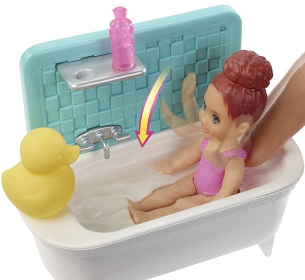 Barbie Skipper Babysitters Baddags lekset - med badkar och 2 barbiedockor