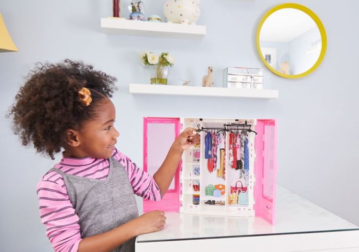 Barbie Fashionistas Ultimate Closet - garderob med klädhängare