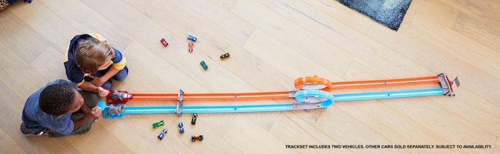 Hot Wheels Double Loop Dash bilbana för leksaksbilar - med två bilar
