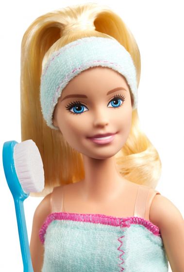 Barbie Wellness Docka med spa-tillbehör 