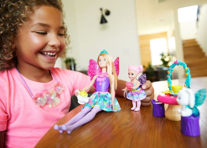 Barbie Dreamtopia Nurturing Story - tebjudning med 2 dockor