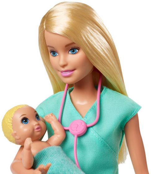 Barbie karrieredukke - barnelege med 2 baby pasienter og tilbehør