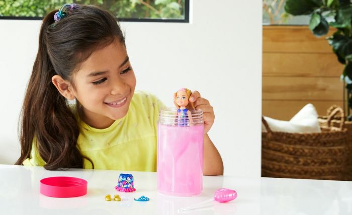 Barbie Chelsea Color Reveal dukke i festmote - 6 overraskelser