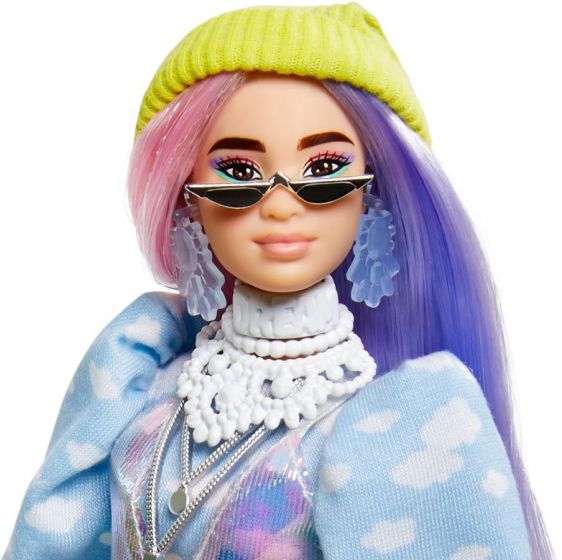 Barbie Extra dukke #2 med 15 tilbehør - med ekstra langt hår, glinsende kjole med store ermer og hund