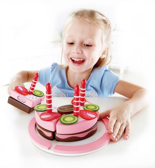 Hape Födelsedagstårta i trä - med 4 tårtbitar med ljus - leksaksmat