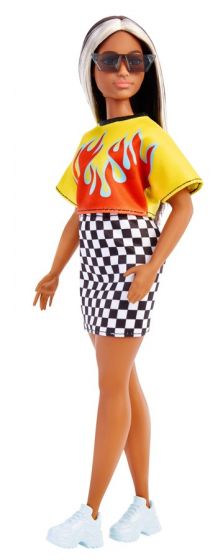 Barbie Fashionistas #179 - curvy dukke med brunt hår med sølvstriper, gul t-skjorte og rutete skjørt