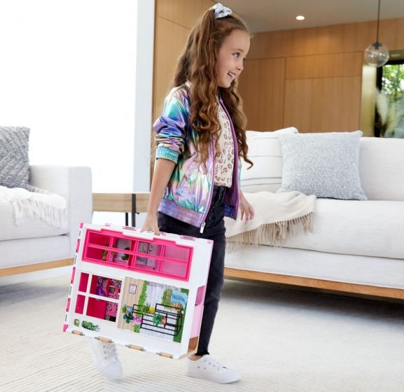 Barbie Fold and Go Dockhus med 2 våningar och 4 fullt möblerade rum - tillbehör ingår - 76 cm