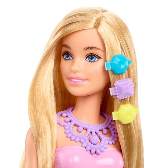 Barbie Dreamtopia Winter Fairytale Surprise julekalender med dukke, klær og tilbehør - fra 3 år