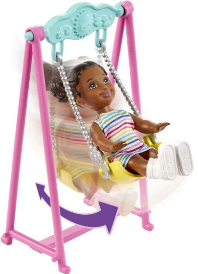 Barbie Skipper barnevakt dukke med barn og tilbehør