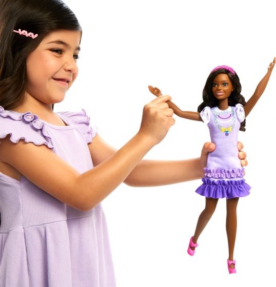 Barbie My First Barbie - dukke med brunt hår og puddel - 34 cm høj
