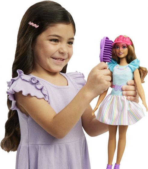 Barbie My First Barbie dukke med brunt hår og kanin - 34 cm høy