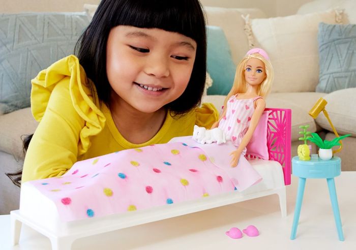 Barbie lekesett med dukke og soveromsmøbler