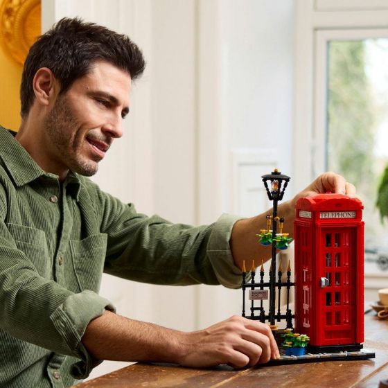 LEGO Ideas 21347 Rød telefonkiosk i London