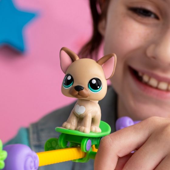 Littlest Pet Shop Pets Got Talent - legesæt med 2 dyrefigurer, tilbehør og samlekort