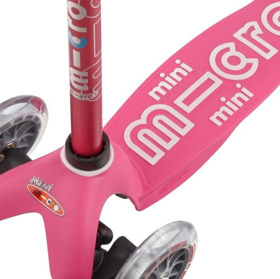 Micro Mini Deluxe Pink sparkesykkel med tre hjul - 2-5 år - tåler opptil 35 kg