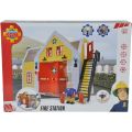 Brannmann Sam brannstasjon med lys og lyd - med 1 figur og tilbehør - 30 cm
