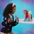 My Little Pony A New Generation - Sing 'n Skate Sunny Starscout - enhjørning med 50 reaksjoner, lys og lyd - 22 cm