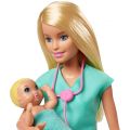Barbie Karriärdocka - Barnläkare med 2 babypatienter och tillbehör