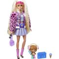 Barbie Extra dukke #8 med 15 tilbehør - med lyst hår, lilla skjørt og rosa jakke med store ermer og liten bjørn