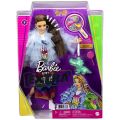 Barbie Extra dukke #9 med 15 tilbehør - med regnbuekjole, blå tylljakke og krokodille