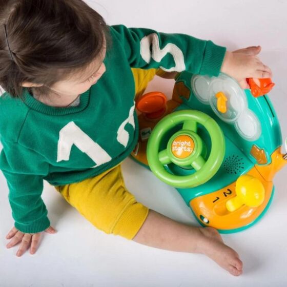 Bright Starts Lights & Colors bilrat med realistiske funktioner - lys og lyde