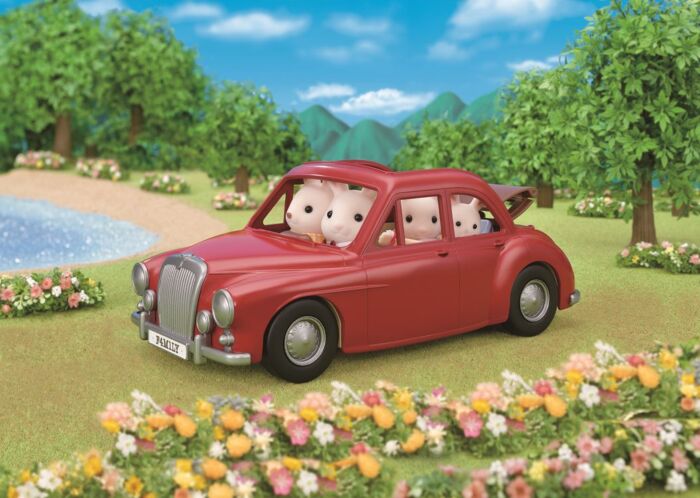Sylvanian Families Familiebil femseters med tilbehør - rød