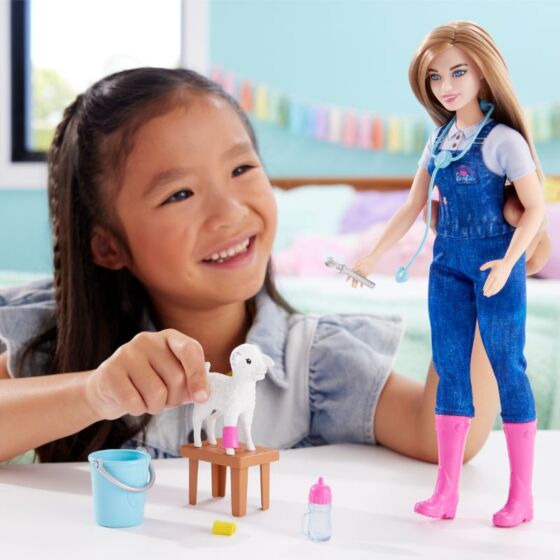 Barbie Karriärdocka – Bondgårdsveterinär med interaktivt lamm och tillbehör