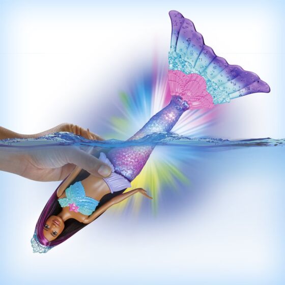 Barbie Dreamtopia Twinkle Lights havfruedukke - halen lyser i kontakt med vann