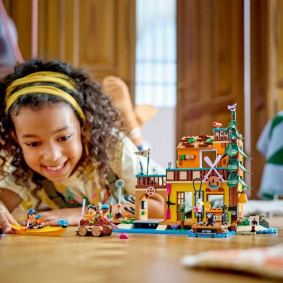 LEGO Friends 42626 Opplevelsesleir med vannsport