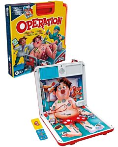 Operation doktorspill med gul emballasje, åpen rød koffert, spillebrett med Hullete Lukas, fastmontert pinsett og kort.