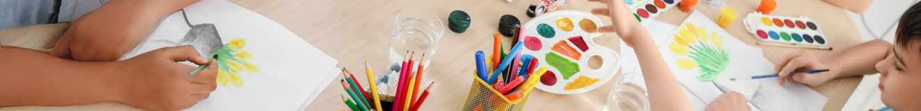 Kreativa leksaker, pennor och pysselpaket