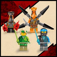 Inkluderer 4 minifigurer - Lloyd, Nya, Viper Flyer og Python Dynamite