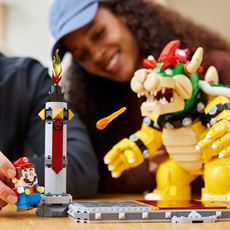 Lego Super Mario Bowser-figur som spruter ildkuler