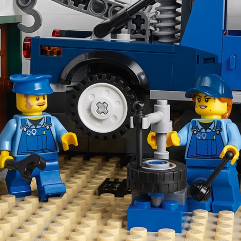 LEGO Creator Expert Hjørneverksted med reparasjonshall