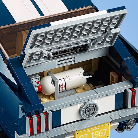 bagasjerommet kan åpnes på Ford Mustang fra LEGO creator Expert
