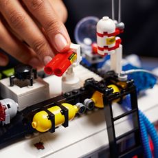 LEGO Creator Expert 10274 Ghostbusters ECTO-1 - bilbyggesett for voksne