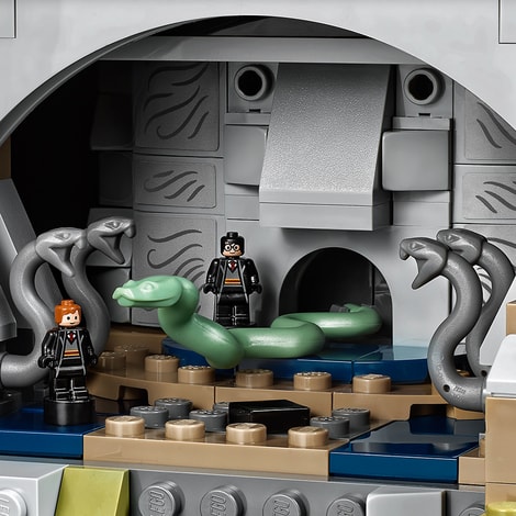 LEGO Harry Potter 71043 Hogwarts Castle med den stora basilisken
